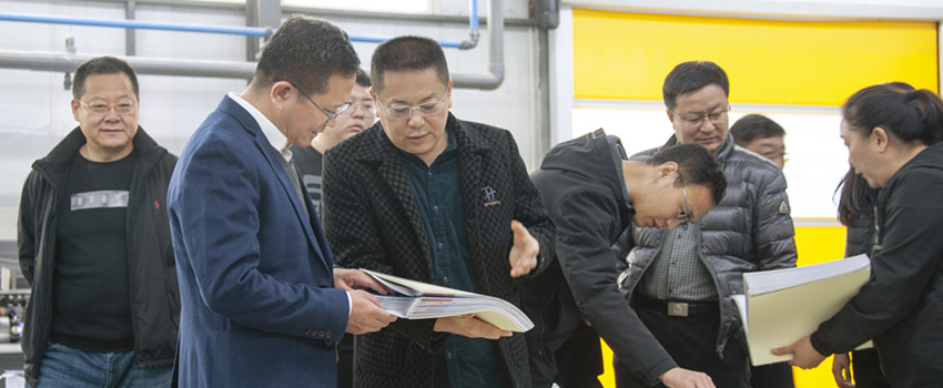 侯景濱走訪印刷、影像市場